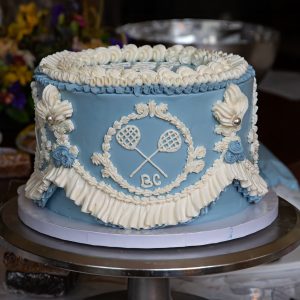 Signature 8" Vintage Lambeth Cake